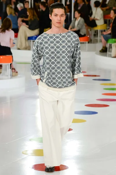 Look 57